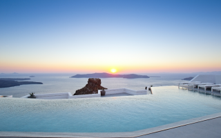 best hotels in Santorini