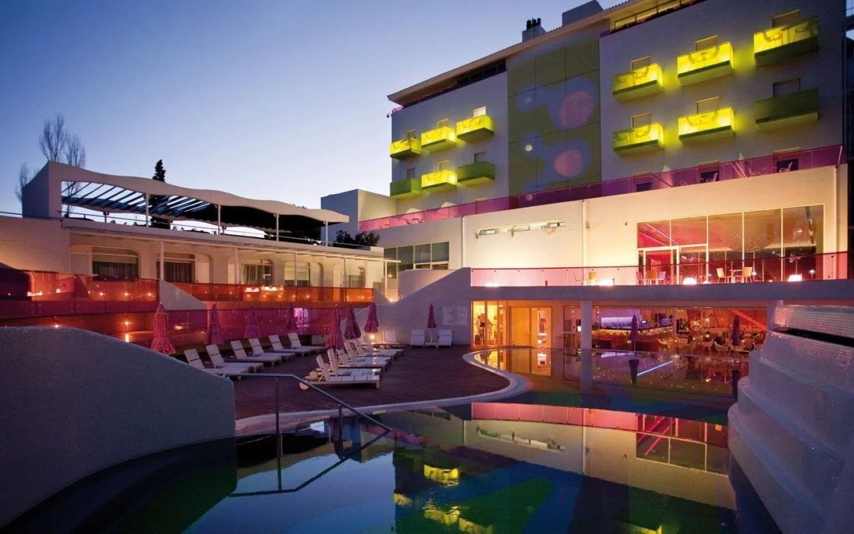 Colourful design interior by Karim Rashid at Semiramis Hotel in Kifissia
