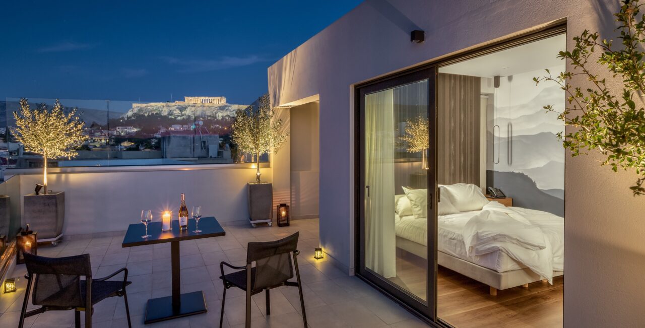 IVIS 4 Restaurant with Acropolis view