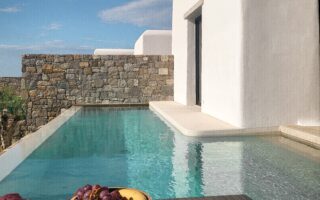 Luxury hotel with private pool in Greece
