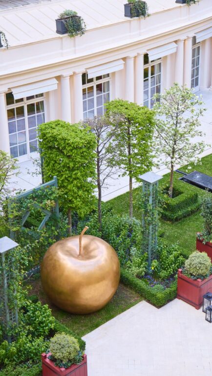 Claude Lalanne New York Apple sculpture at Le Bristol Paris
