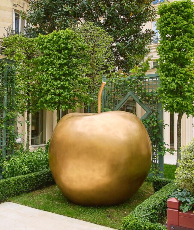 New York Apple by Claude Lalanne in the garden of Le Bristol Paris
